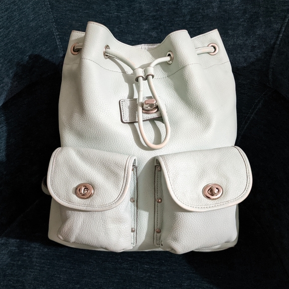 🌊Seafoam Coach Turnlock Backpack - Picture 2 of 14